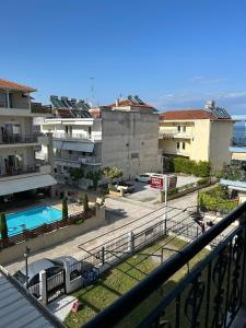 Bazén v ubytování SIROS HOTEL nebo v jeho okolí