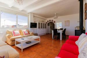 サグントにあるPreciosa casa a pie de playa Almardáのギャラリーの写真