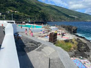 RibeirasCasa da Bicuda的一群人住在海边