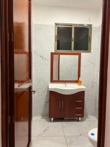 Et badeværelse på Villa Florencia Costa del Sol + 13 billeder