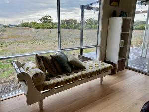 Ramblers Croft - WiFi Pet Friendly inside的休息区