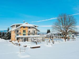 1 at Lake Faak - Karglhof - South view durante l'inverno
