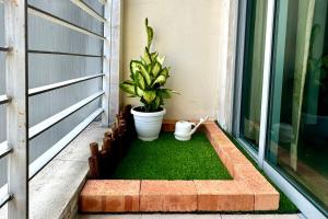 Zahrada ubytování Comfy-Concept Apartment @ B.Bintang (3min walk LRT, Lalaport, TimeSquare)