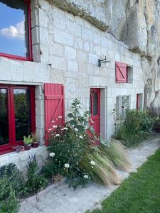 Vonkajšia záhrada v ubytovaní Gite des Perreyeurs - maison troglodyte avec vue sur Loire
