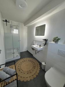 Ένα μπάνιο στο Alaras Apartment +9 φωτογραφίες