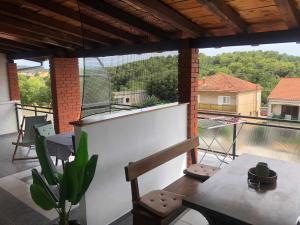 Fotografie z fotogalerie ubytování Apartmani Keti za 3 i 4 osobe v destinaci Jezera