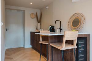 Φωτογραφία από το άλμπουμ του Oan Tafel Suites σε Warga +70 φωτογραφίες