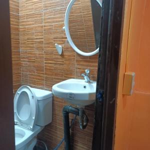 Bilik mandi di SEVENNE INN TRANSIENT House