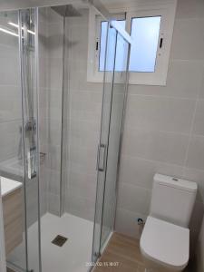 Koupelna v ubytování MiRa Los Patios + 15 fotografií