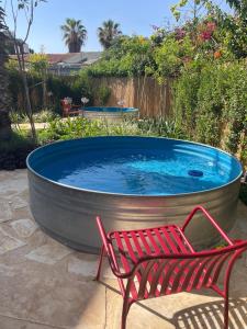 Bazén v ubytování Alaya Poleg nebo v jeho okolí