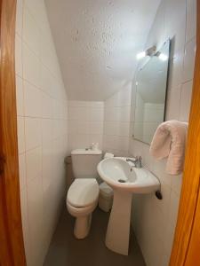 Koupelna v ubytování Duplex Turisticos MojaMar Playa