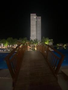 Bazén v ubytování Grand Sapphire 237 Luxury Residence by MyGuest Cyprus nebo v jeho okolí