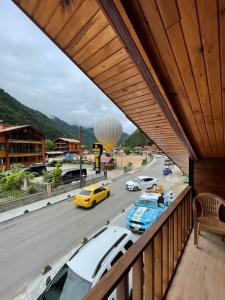 Nespecifikovaný výhled na hory nebo výhled na hory při pohledu z hotelu