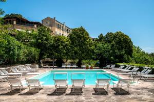 Bazén v ubytování Hotel Monteconero nebo v jeho okolí