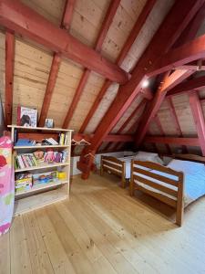 Perpustakaan di rumah liburan