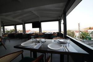 Restoran või mõni muu söögikoht majutusasutuses Datca Suites Luxury Boutuiqe Hotel