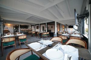 Restoran või mõni muu söögikoht majutusasutuses Datca Suites Luxury Boutuiqe Hotel