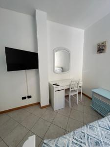 TV a/nebo společenská místnost v ubytování Apartment near castle