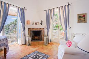 A seating area at Villa Trara