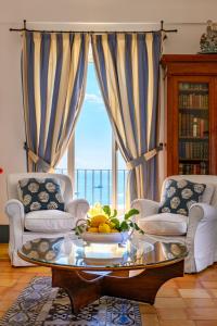 A seating area at Villa Trara