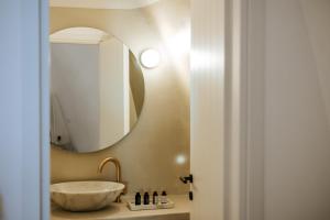 CASASUNSHA Hybrid Retreat Santorini 욕실