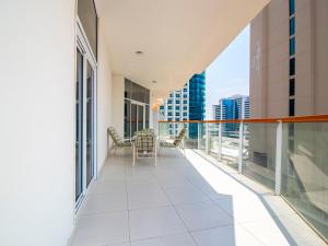 Afbeelding uit fotogalerij van Elegant 2BR Ensuite with Canal & Burj Khalifa View in Dubai