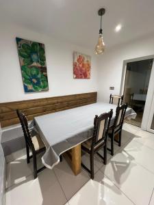 Istumisnurk majutusasutuses Lovely Dublin Home - Just 15 Mins to City Centre