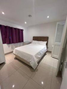 Voodi või voodid majutusasutuse Lovely Dublin Home - Just 15 Mins to City Centre toas