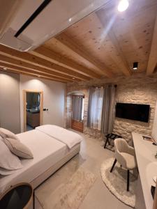 Μια τηλεόραση ή/και κέντρο ψυχαγωγίας στο Milan Luxury Suites