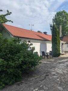 Το κτήριο όπου στεγάζεται  η παραθεριστική κατοικία