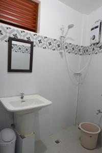 Koupelna v ubytování Borj Hotel