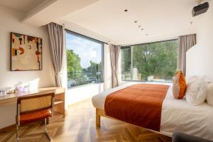 Suzhou Zhouzhuang Slowlife River View lnn客房内的一张或多张床位