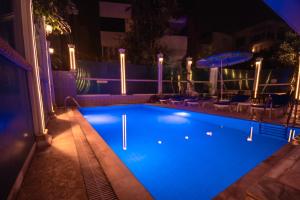 Bazén v ubytování Behram Hotel nebo v jeho okolí
