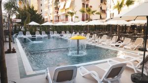 Bazén v ubytování Hotel Ruko Boutique nebo v jeho okolí