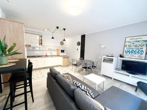 Televízia a/alebo spoločenská miestnosť v ubytovaní Velarde Deluxe Beach Flat byCanary365