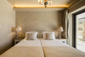 Gallery image of Zeus luxury Villas - Villa Ermis in Kefallonia +10 photos