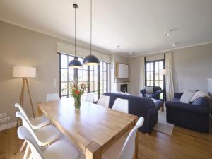 Istumisnurk majutusasutuses Reetland am Meer - Luxus Reetdachvilla mit 3 Schlafzimmern, Sauna und Kamin H18