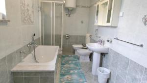 Koupelna v ubytování Apartman Peršić
