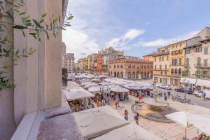 Nespecifikovaný výhled na destinaci Verona nebo výhled na město při pohledu z penzionu