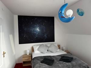 Postel nebo postele na pokoji v ubytování BUTIK Hotel 350m od plaży