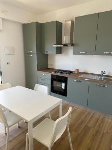 Dapur atau dapur kecil di We Home Taormina Center with Parking +28 gambar