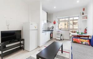 Kuchyň nebo kuchyňský kout v ubytování Beautiful 1 Bedroom Apartment near Benfica
