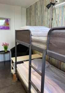Postel nebo postele na pokoji v ubytování Crafoord Place Hostel