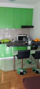 Dapur atau dapur kecil di Apartman GRKOVIC & Free PARKING