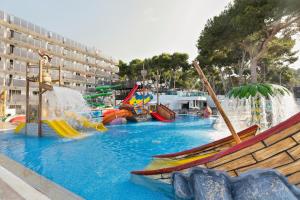 Bazén v ubytování Hotel Best Cap Salou nebo v jeho okolí