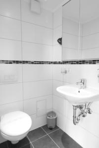 Ένα μπάνιο στο Studio Apartment Bremen 01