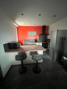 Η κουζίνα ή μικρή κουζίνα στο Gîte de la Découverte Le Randonneur