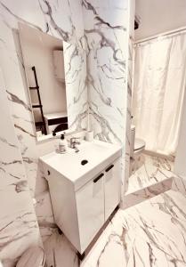 Ένα μπάνιο στο CASA CARRATALÁ