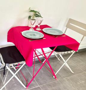 Foto dalla galleria di Logement paisible jacuzzi jardin privatif climatisation a Baie-Mahault