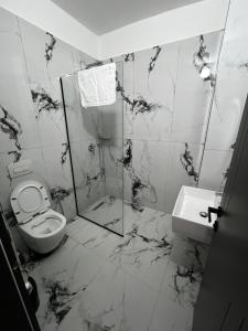 Koupelna v ubytování Hotel LEODORI 3 suites